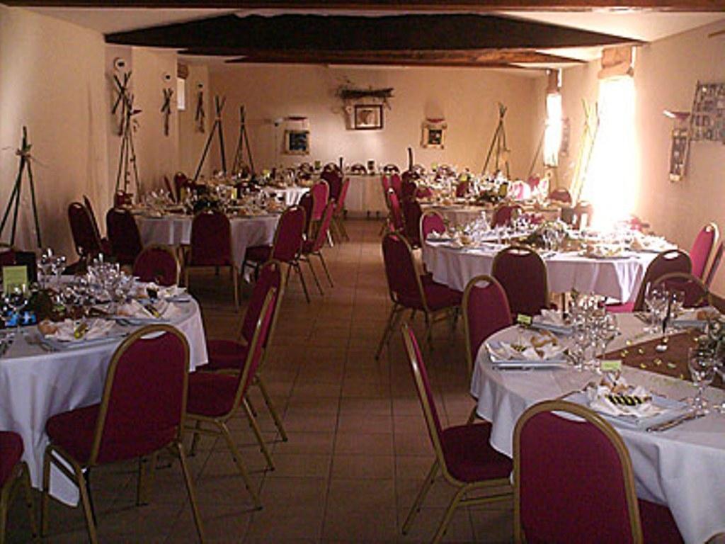 Hotel Manoir De Rouesse Laval  Zewnętrze zdjęcie