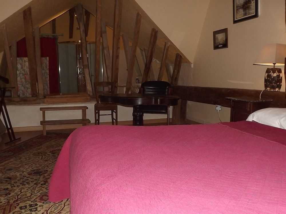 Hotel Manoir De Rouesse Laval  Zewnętrze zdjęcie